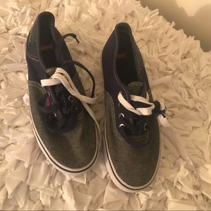 NWOT kids Levi sneakers